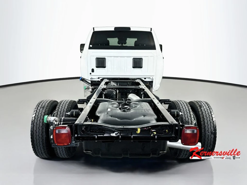 2026 Ram 4500 & 5500 - Image 6 of 21