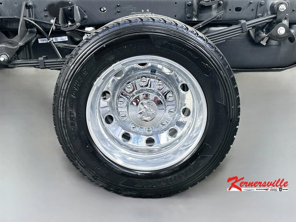 2026 Ram 4500 & 5500 - Image 15 of 21