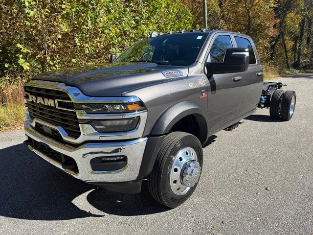 2026 Ram 4500 & 5500 - Image 3 of 21
