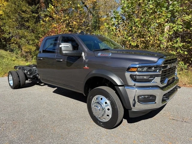 2026 Ram 4500 & 5500 - Image 4 of 21