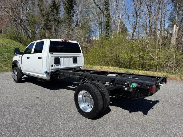 2026 Ram 4500 & 5500 - Image 9 of 21