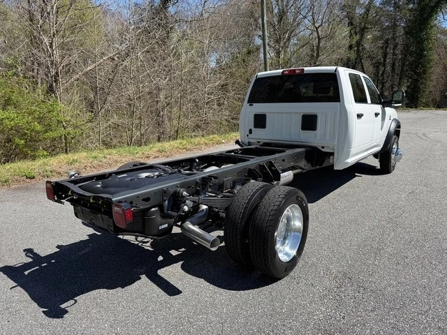 2026 Ram 4500 & 5500 - Image 7 of 21