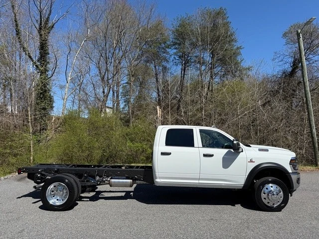 2026 Ram 4500 & 5500 - Image 6 of 21