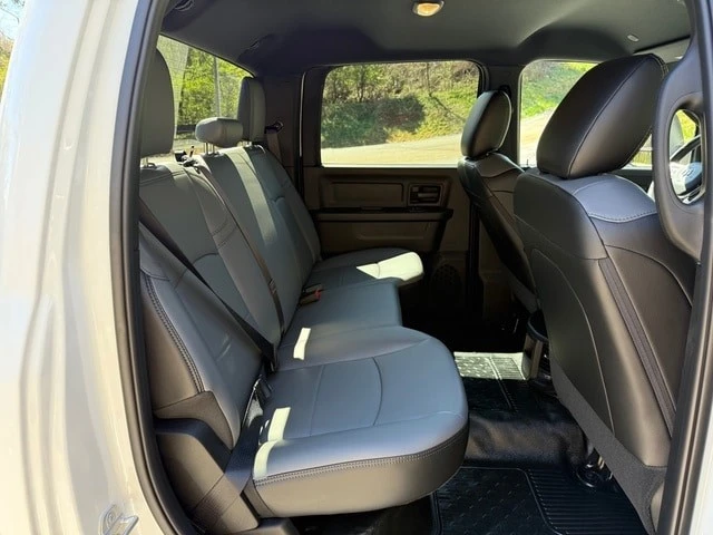 2026 Ram 4500 & 5500 - Image 15 of 21