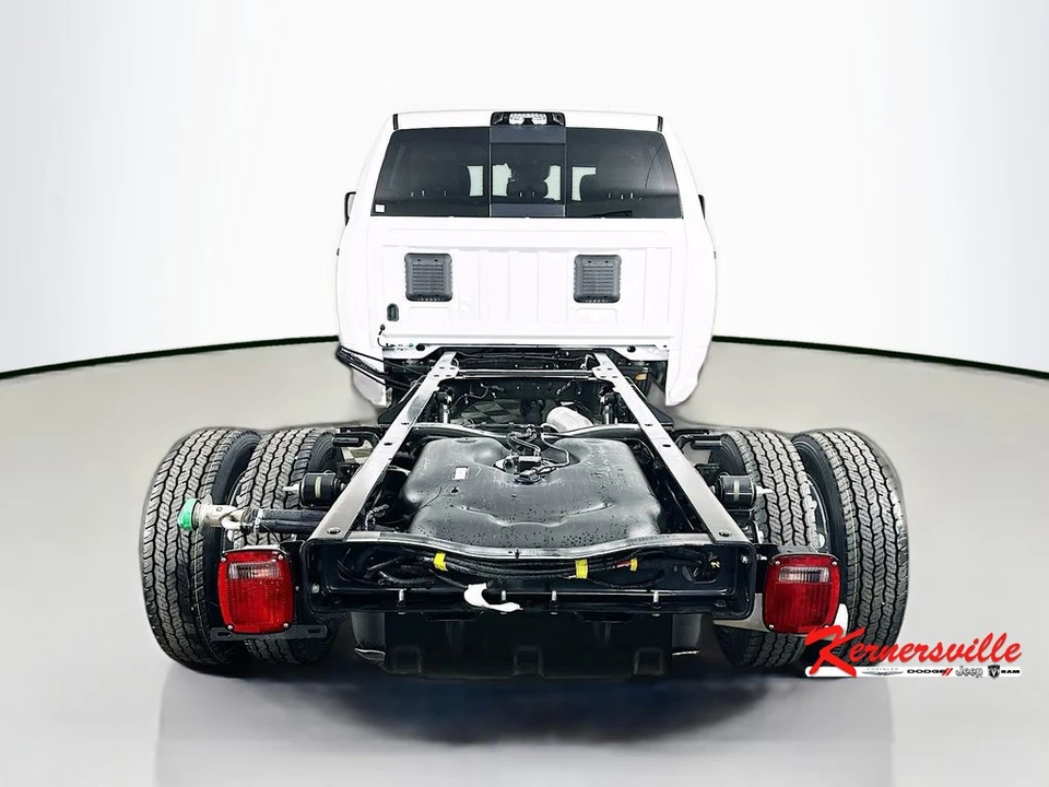 2026 Ram 4500 & 5500 - Image 6 of 21