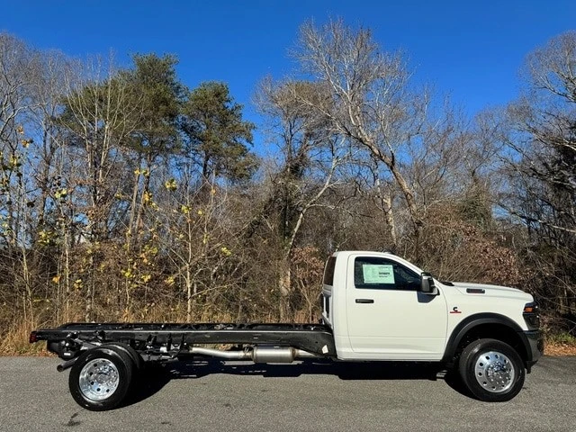 2026 Ram 4500 & 5500 - Image 6 of 21