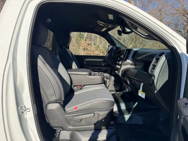 2026 Ram 4500 & 5500 - Image 14 of 21