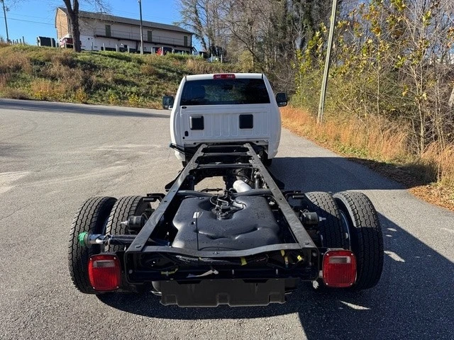 2026 Ram 4500 & 5500 - Image 8 of 21