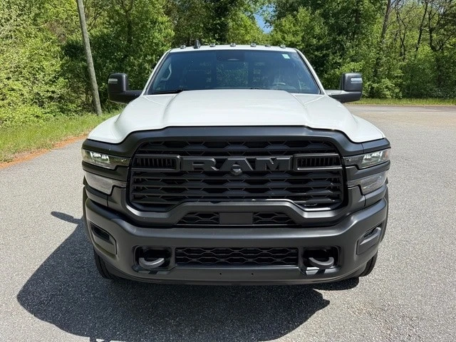2026 Ram 4500 & 5500 - Image 4 of 21