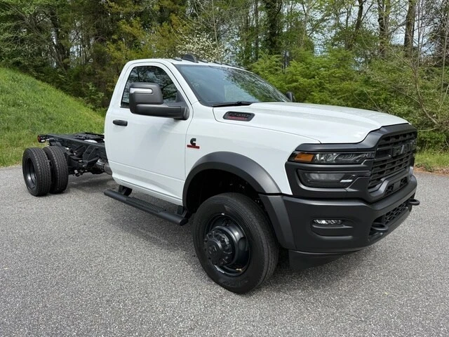 2026 Ram 4500 & 5500 - Image 4 of 21