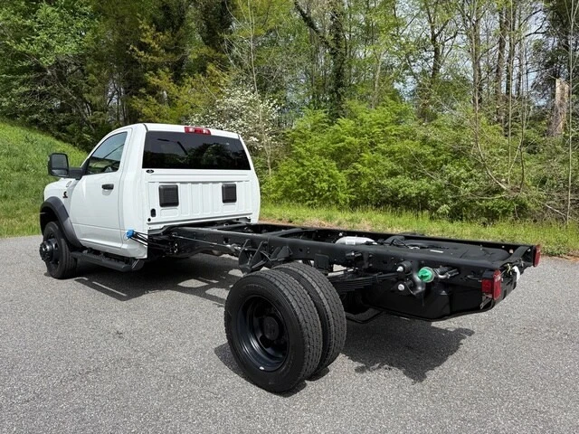 2026 Ram 4500 & 5500 - Image 8 of 21
