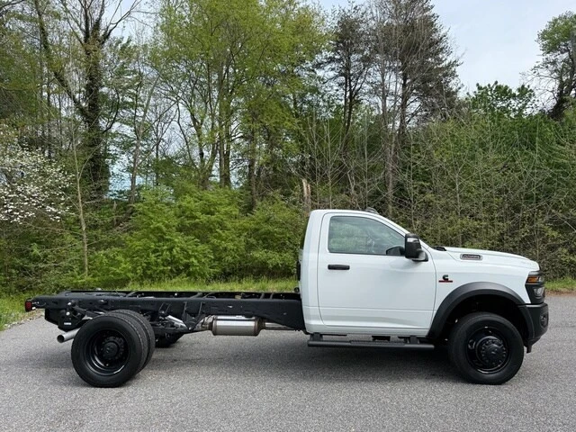 2026 Ram 4500 & 5500 - Image 5 of 21