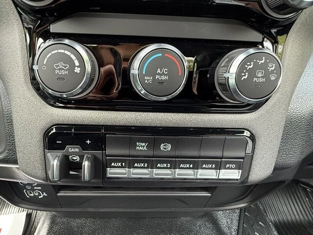 2026 Ram 4500 & 5500 - Image 19 of 21