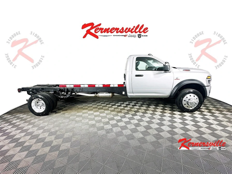 2026 Ram 4500 & 5500 - Image 8 of 21