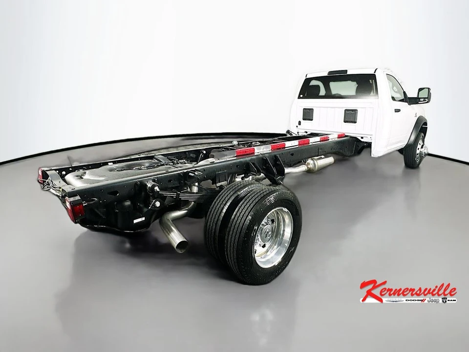 2026 Ram 4500 & 5500 - Image 7 of 12