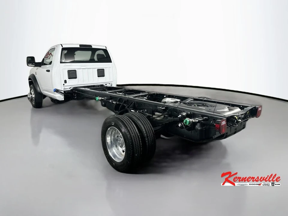 2026 Ram 4500 & 5500 - Image 5 of 12