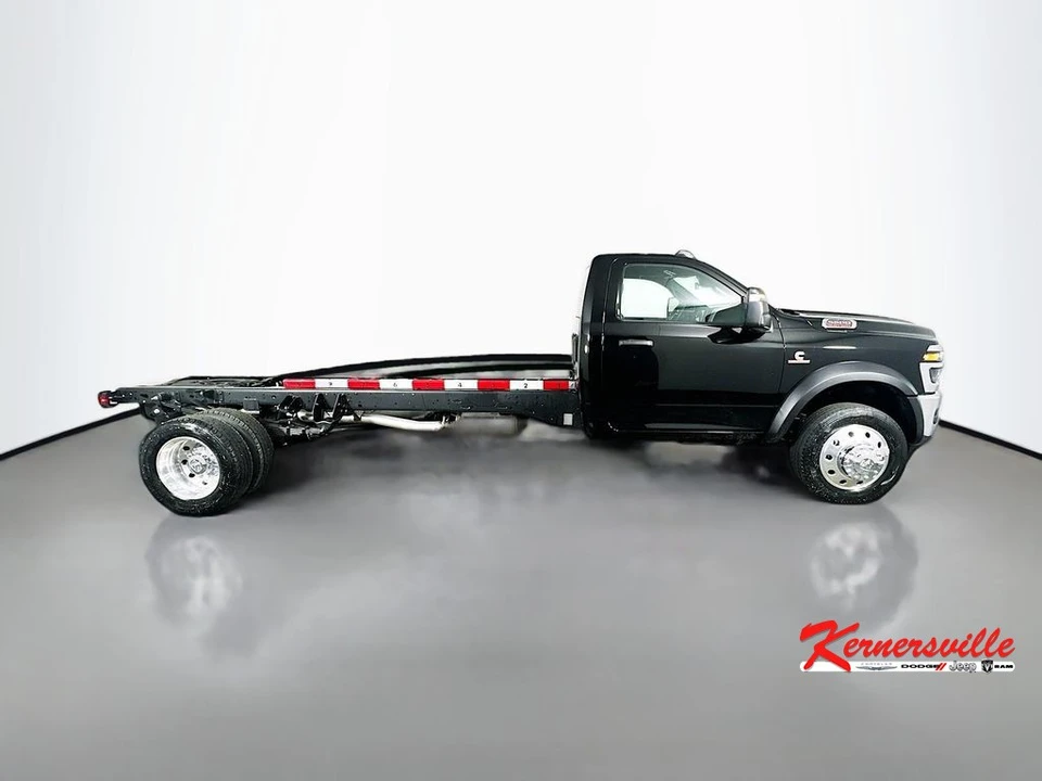 2026 Ram 4500 & 5500 - Image 8 of 12