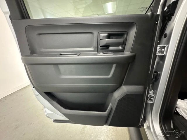 2026 Ram 4500 & 5500 - Image 7 of 12