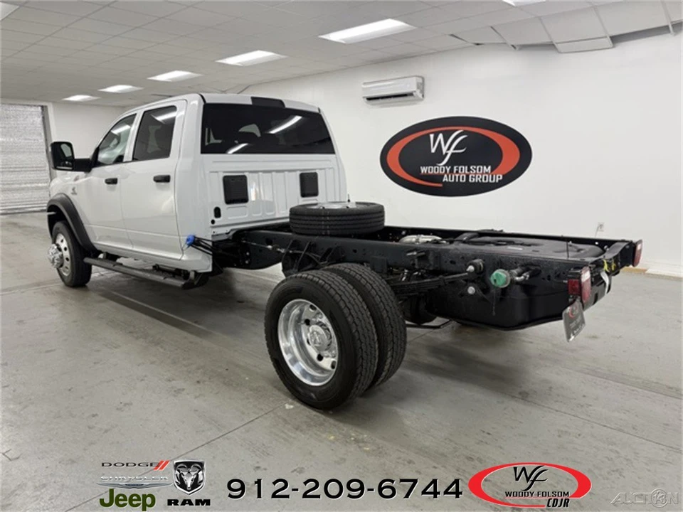 2026 Ram 4500 & 5500 - Image 7 of 12