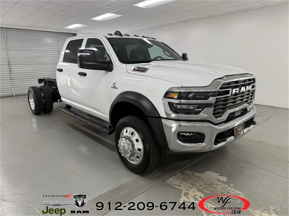 2026 Ram 4500 & 5500 - Image 3 of 12