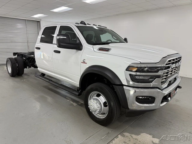 2026 Ram 4500 & 5500 - Image 3 of 12