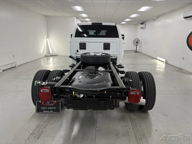 2026 Ram 4500 & 5500 - Image 8 of 12