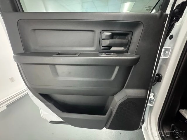 2026 Ram 4500 & 5500 - Image 7 of 12