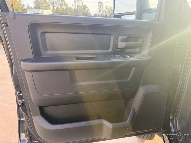 2026 Ram 4500 & 5500 - Image 12 of 12