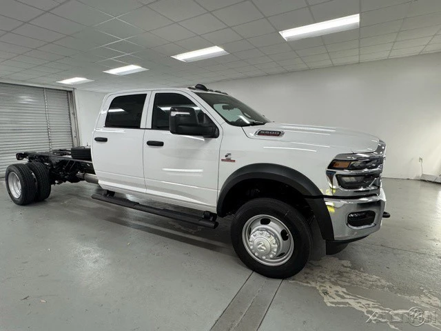 2026 Ram 4500 & 5500 - Image 3 of 12