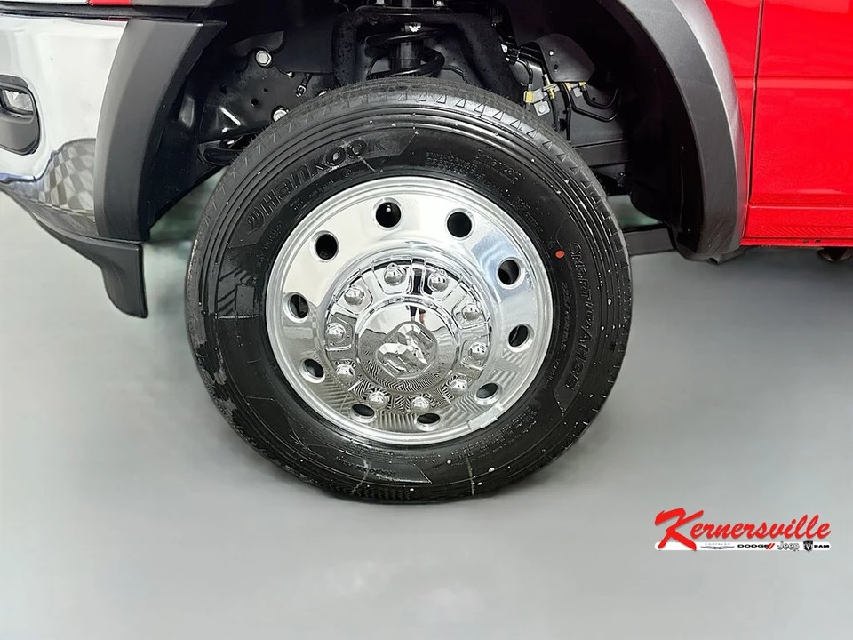 2026 Ram 4500 & 5500 - Image 16 of 21