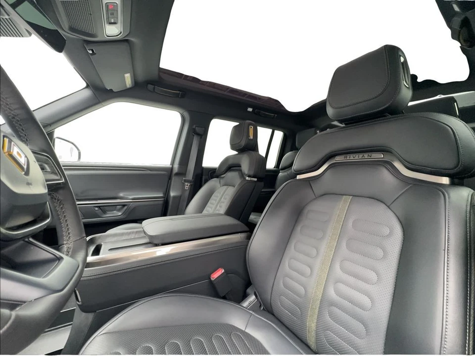 2026 Rivian - Image 18 of 21