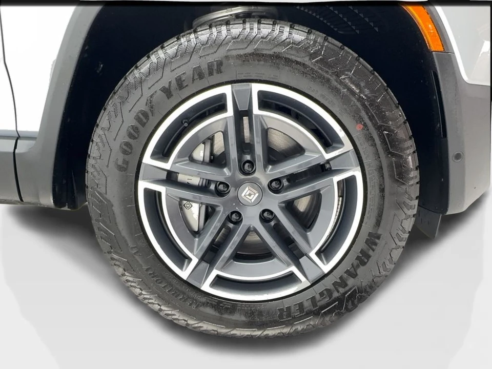 2026 Rivian - Image 13 of 21
