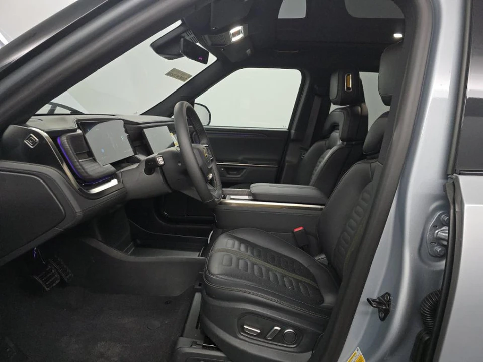 2026 Rivian R1S - Image 4 of 10
