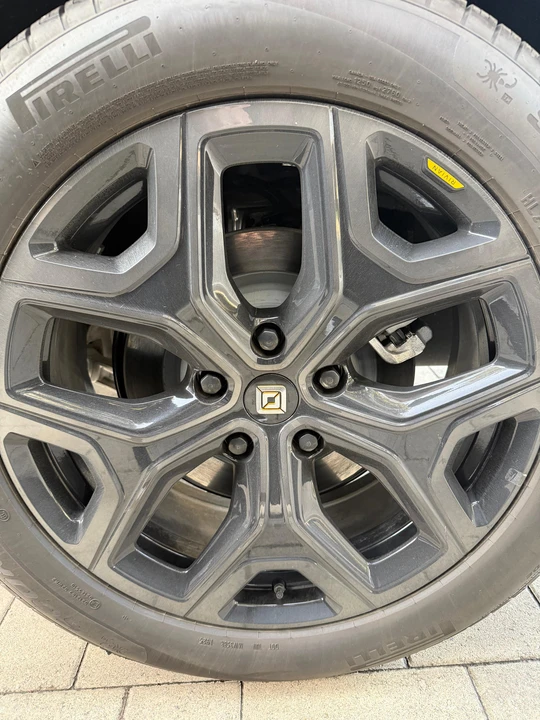 2026 Rivian R1S - Image 31 of 31