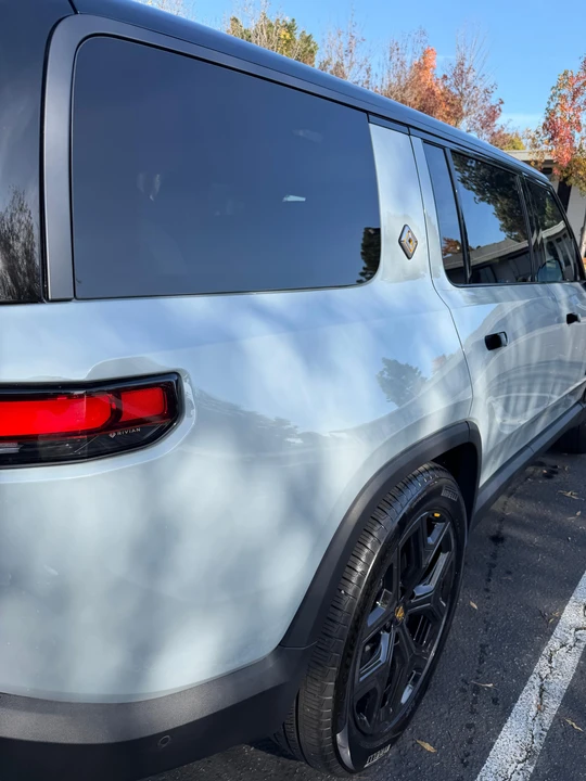 2026 Rivian R1S - Image 26 of 31
