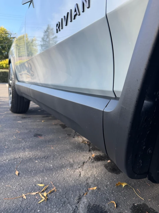 2026 Rivian R1S - Image 28 of 31