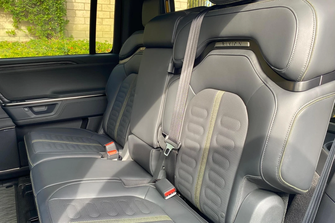 2026 Rivian R1S - Image 27 of 31