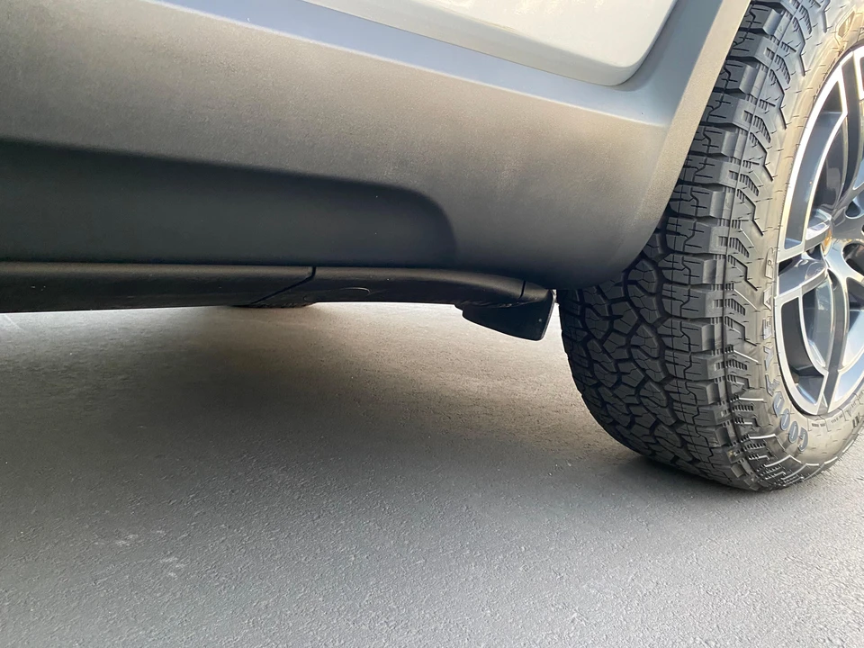 2026 Rivian R1S - Image 18 of 31