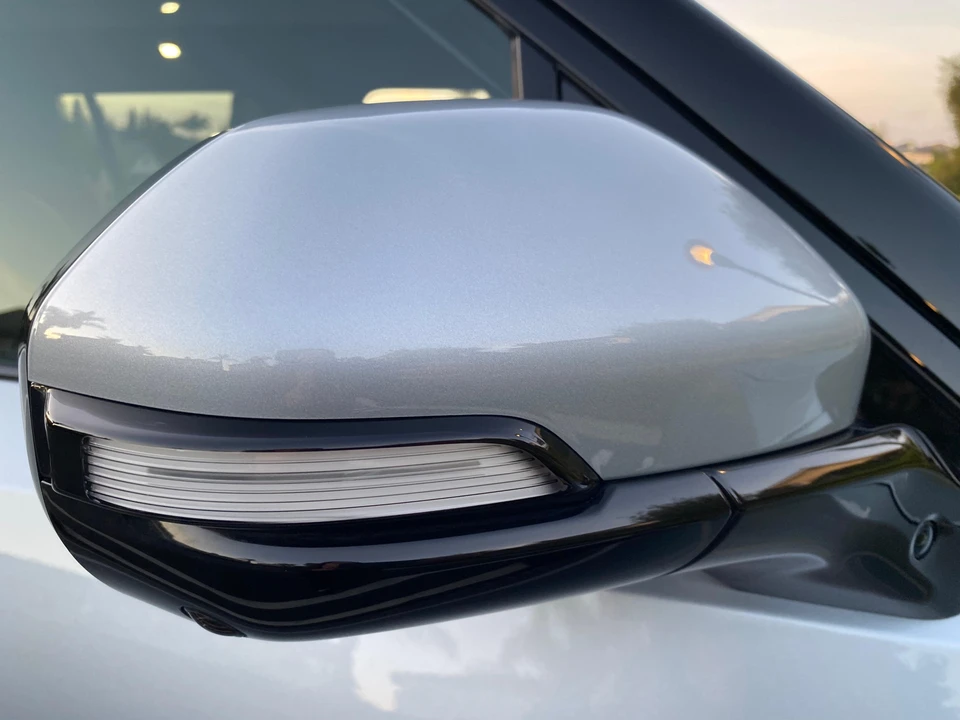 2026 Rivian R1S - Image 19 of 31