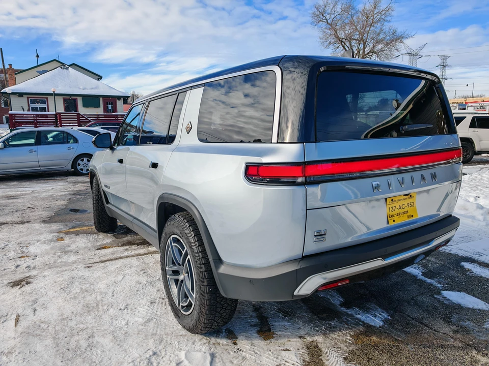 2026 Rivian R1S - Image 31 of 31