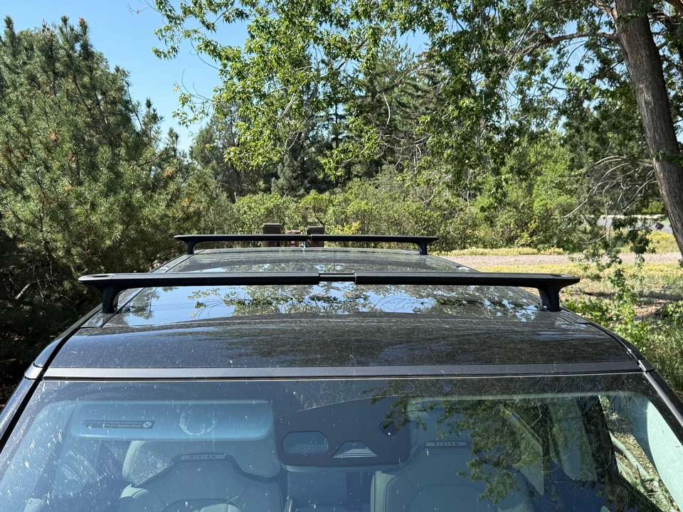 2026 Rivian R1S - Image 13 of 31