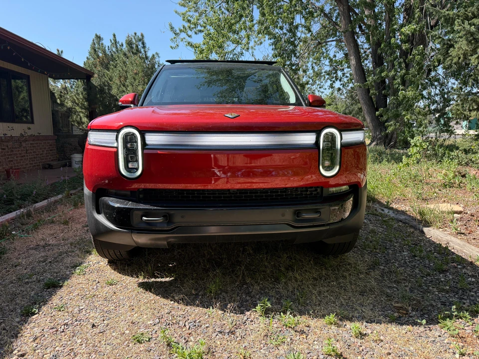 2026 Rivian R1S - Image 6 of 31