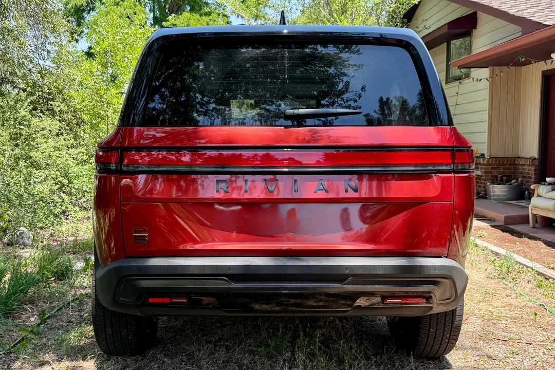 2026 Rivian R1S - Image 5 of 31