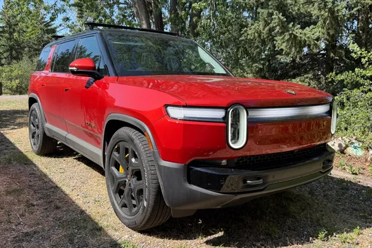 2026 Rivian R1S Ascend Tri Max