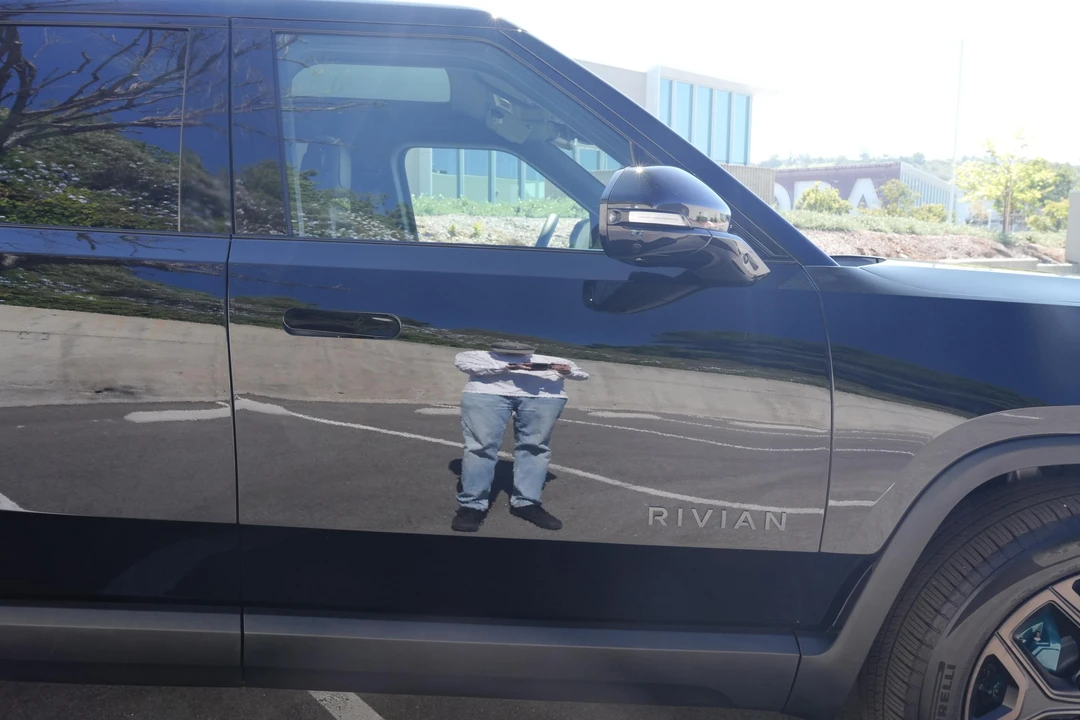 2026 Rivian R1T - Image 30 of 31