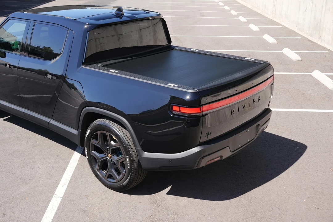 2026 Rivian R1T - Image 19 of 31