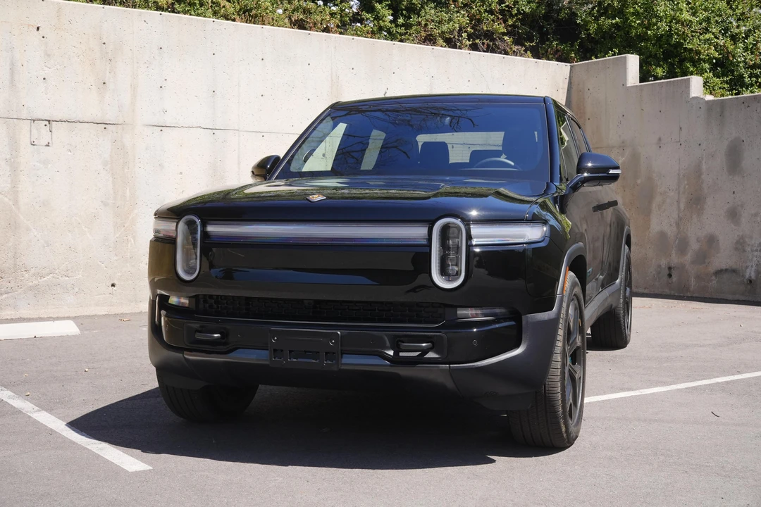 2026 Rivian R1T - Image 7 of 31