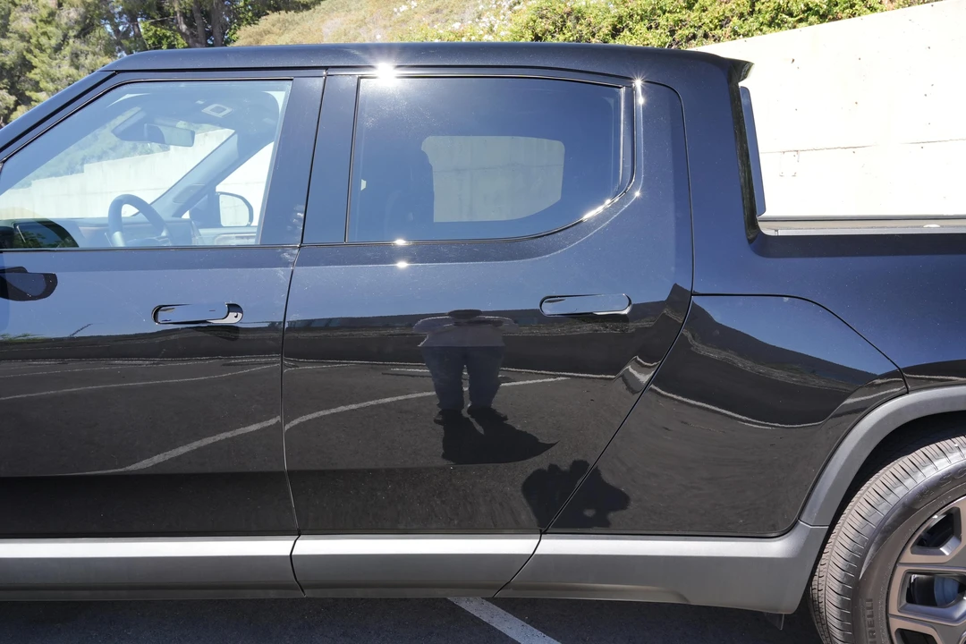 2026 Rivian R1T - Image 22 of 31