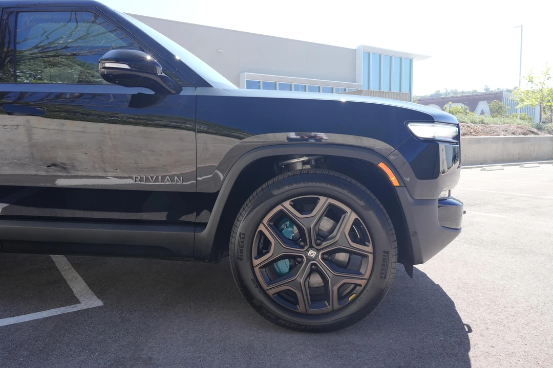 2026 Rivian R1T - Image 31 of 31