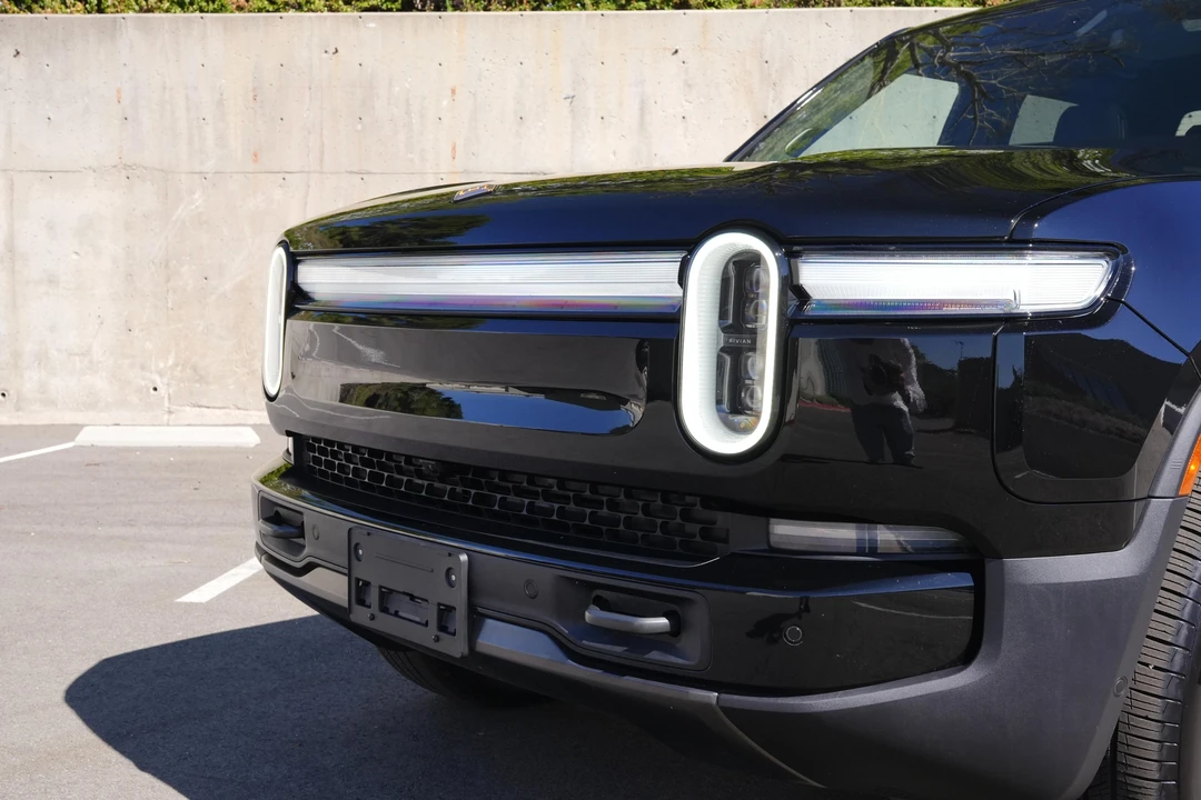 2026 Rivian R1T - Image 20 of 31
